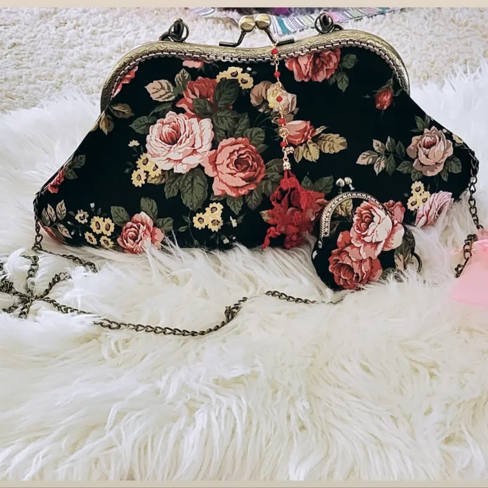 Gamaguchi Purse